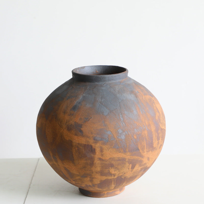 Ceramic flower vase