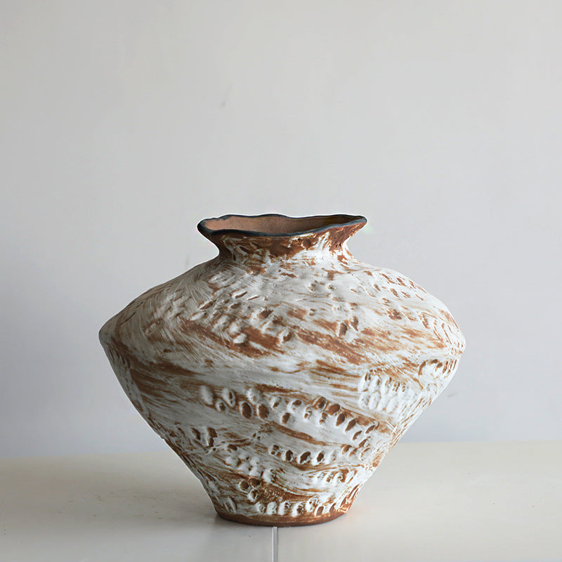 Ceramic flower vase