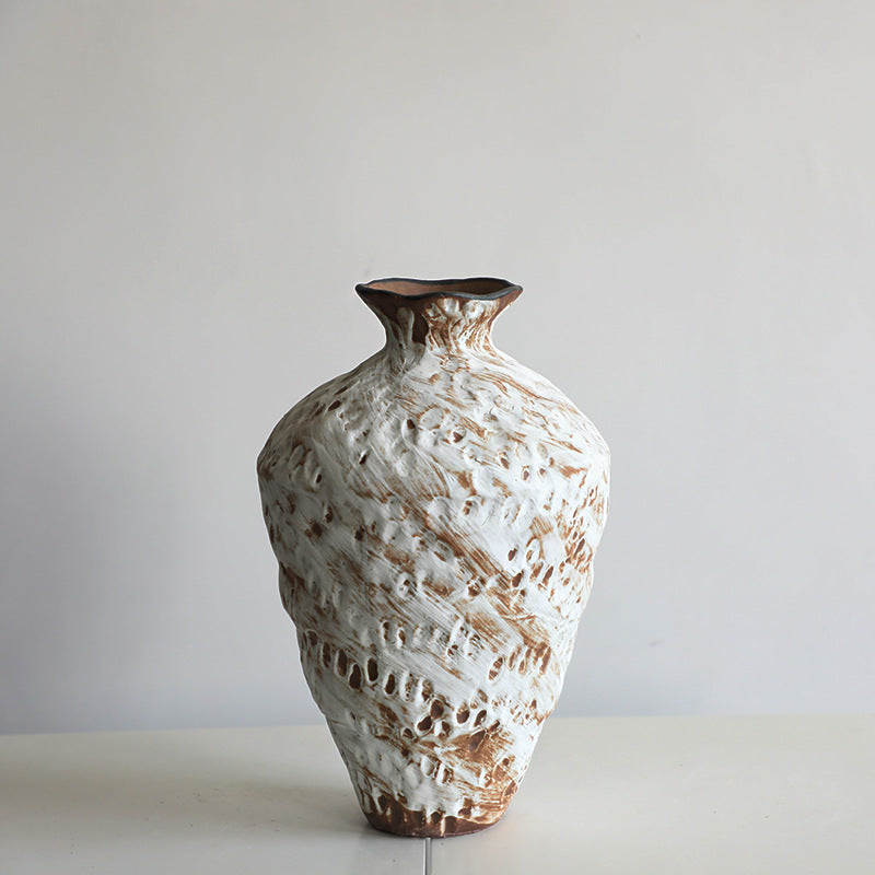 Ceramic flower vase