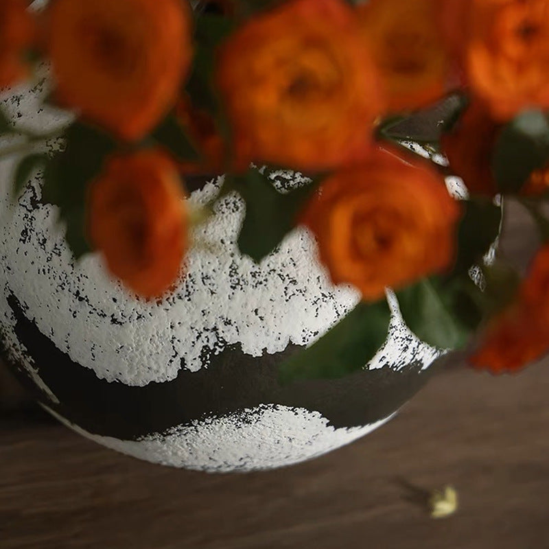 Ceramic flower vase